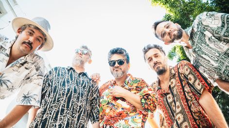 Los Espíritus, una de las más originales y personales bandas del rock en Argentina tocará esta noche en Luján.