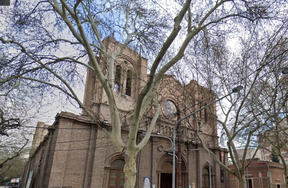 Dura carta abierta de más de 300 exalumnos del colegio donde el jesuita Fretes cometió abusos antes de llegar a Mendoza. Foto: Captura web.