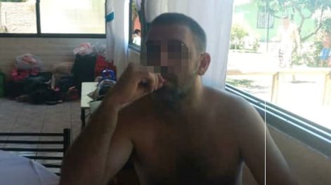 El  abusador fue detenido en Mendoza. Había regresado de España cuando su pareja, la mamá de los niños, lo denunció por abuso sexual de su hija mayor. Luego, la mujer se suicidó y los chicos quedaron al cuidado de un tío que está en el país europeo.