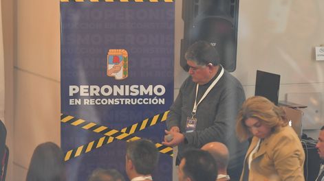 La conducción del PJ utilizó el slogan peronismo en reconstrucción para este congreso.&nbsp;