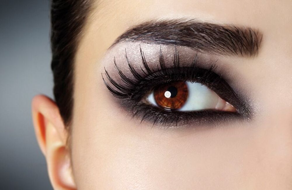 Make up: “Bocas protagonistas y sombras contrastantes para los meses otoñales”
