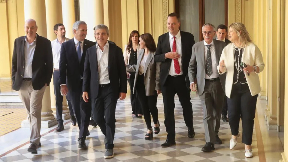 Javier Milei volvió a respaldar a Manuel Adorni durante una reunión de Gabinete