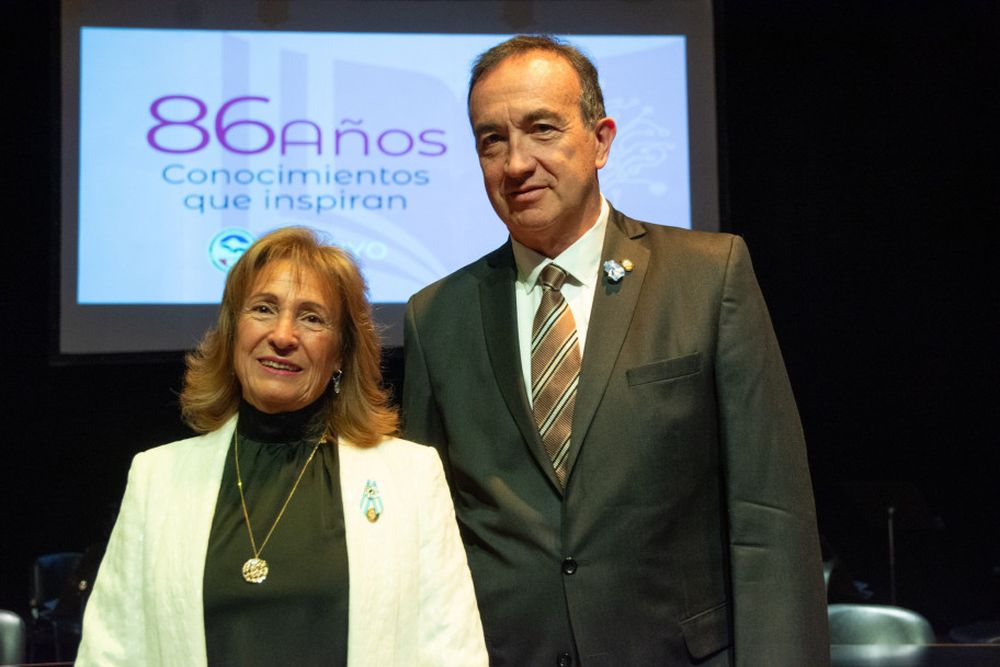 El 9 de junio serán los comicios y el 23 el eventual balotaje. Sánchez evalúa su futuro y Fidel emerge como posible candidato.