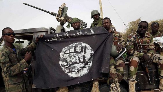 La agrupación terrorista Boko Haram, rama africana de Estado Islámico, es uno de los principales objetivos del ejército de Nigeria aunque la población civil ha quedado atrapada en los enfrentamientos entre unos y otros.