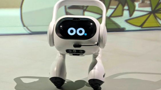 Agente de IA, un robot doméstico inteligente de LG que busca crear un hogar sin trabajo, durante las exhibiciones de la Feria de Electrónica de Consumo (CES). Foto: EFE/ Sarah Yáñez-Richards