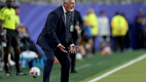 Gustavo Alfaro, entrenador de Paraguay, destacó la fortaleza del grupo para sobreponerse a la adversidad y dejó fuertes críticas al arbitraje.