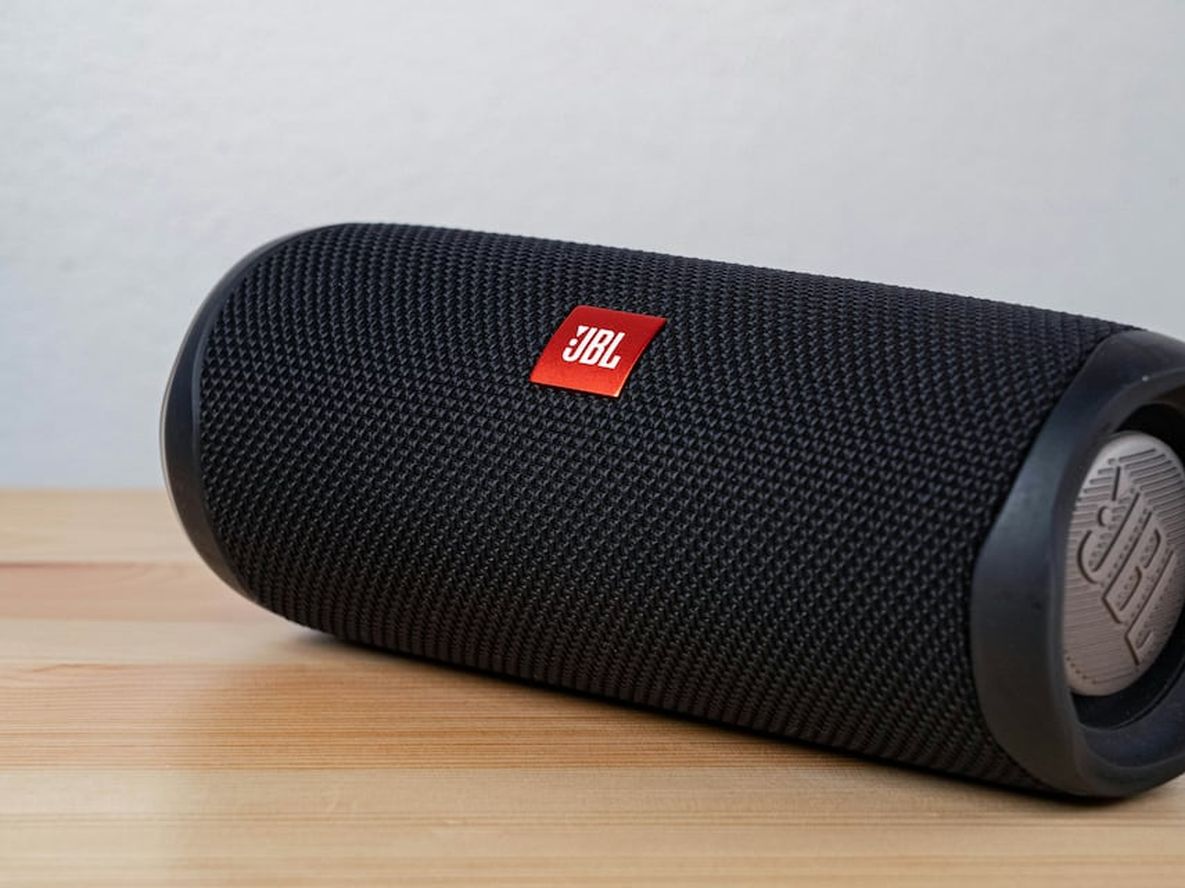 Cuáles es el precio del parlante bluetooth FLIP 6, de la marca JBL en Chile.