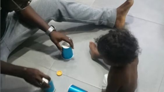 Video: juega con su hija de un año y la pequeña le gana en cada partida