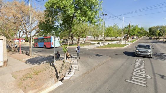 El hecho ocurrió cerca de las 11.15, en la intersección de Plantamura y José Ingenieros, donde un llamado al CEO alertó sobre la presencia de una persona tendida en la calle.