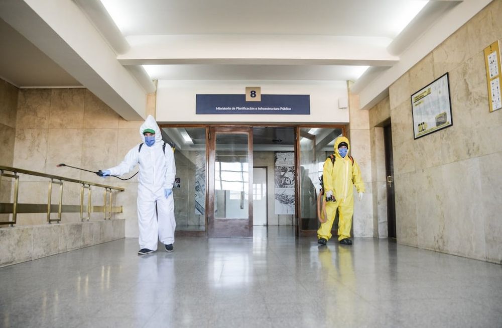 Una empleada de Casa de Gobierno dio positivo de Covid-19 y desinfectaron todo el edificio