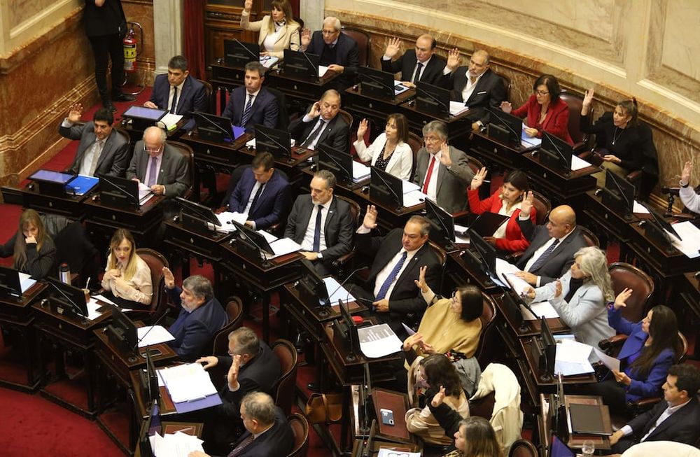 Senadores participan de la seción del día donde abordan varias temáticas entre ellas la referida al aumento para jubilados. FOTO NA DANIEL VIDES
