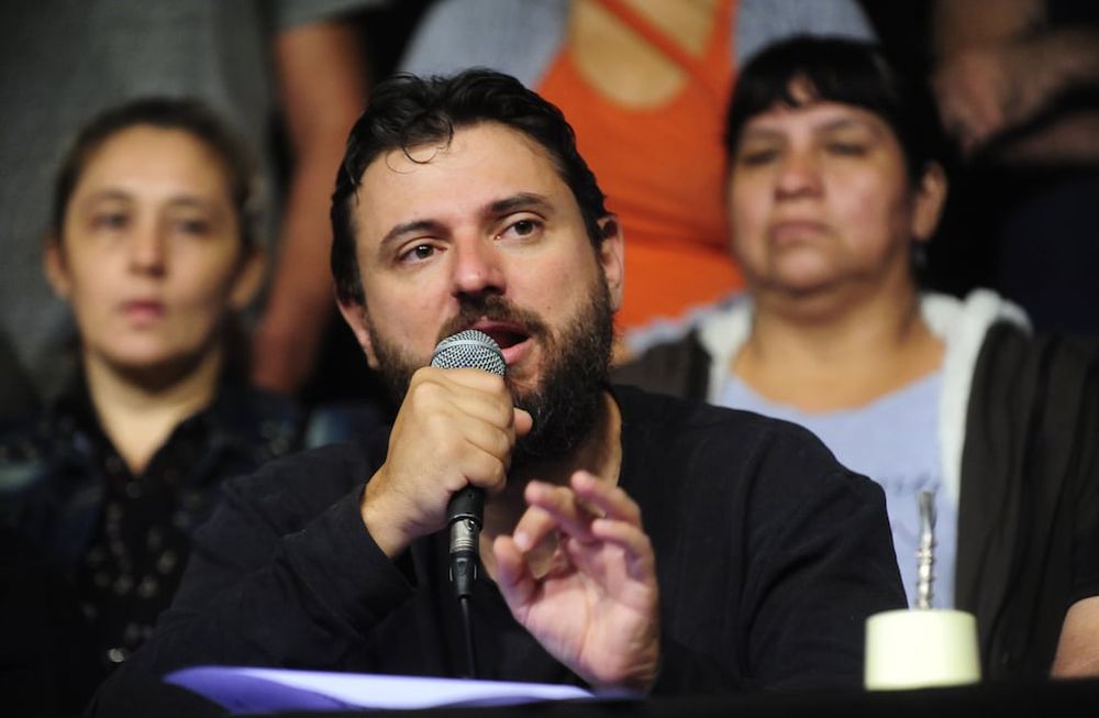 Conferencia de prensa del Frente Patria Grande sobre el acuerdo con el  FMI. Juan Grabois, los diputados nacionales Itai Hagman, Natalia Zaracho y Federico Fagioli, la legisladora porteña Ofelia Fernández, la diputada de la provincia de Buenos Aires, Lucía Klug. Foto Clarín