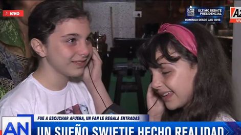 Una nena asistió al Monumental a escucharla desde afuera y le regalaron entradas. Gentileza: A24.