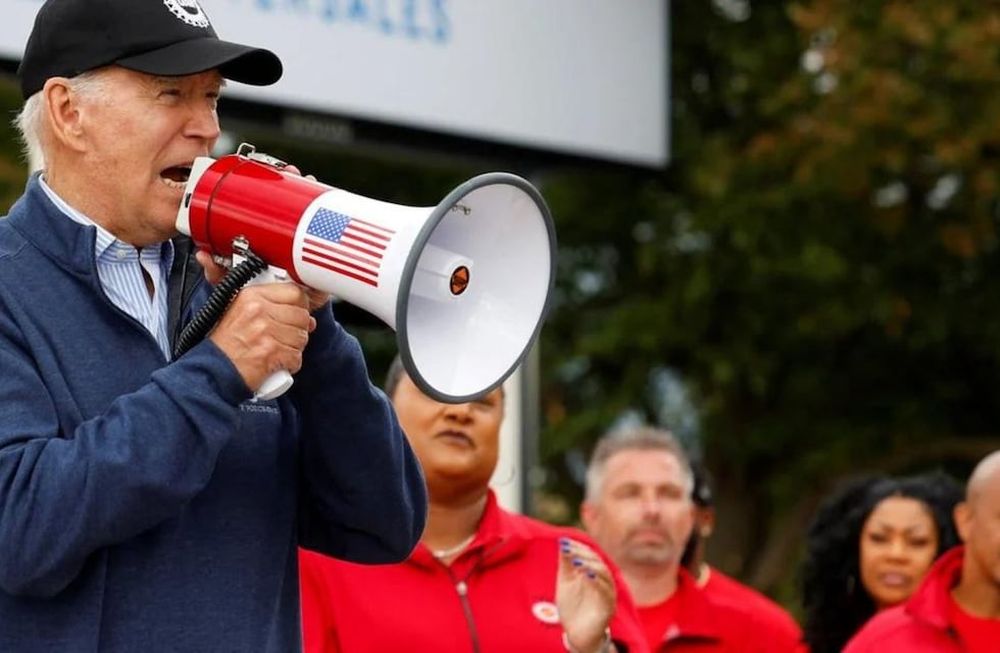 Biden visitó Detriot y apoyó a los trabajadores de las tres principales automotrices del país