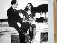 A la izquierda: Jorge Luis Borges en una foto junto a Estela Canto. A la derecha: un ejemplar de la primera edición en libro de&nbsp;El Aleph,&nbsp;que contiene el cuento homónimo.