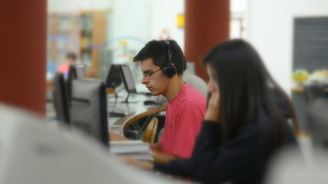 Los estudiantes de la UNCuyo utilizan Inteligencia Artificial como una herramienta de estudio.