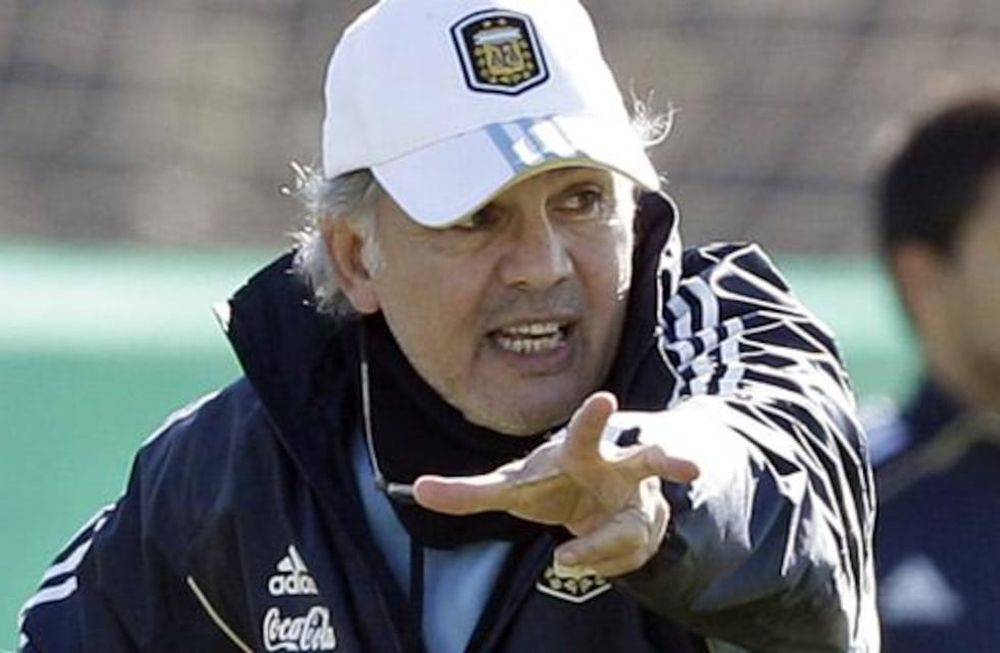 En medio de un debate sobre quién debía ser el reemplazante de Reinaldo Rueda al frente del equipo nacional, propusieron al DT fallecido en 2020 a los 66 años.. / Gentileza.