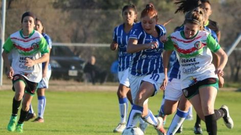 Fútbol femenino: primera edición del Torneo de Campeonas