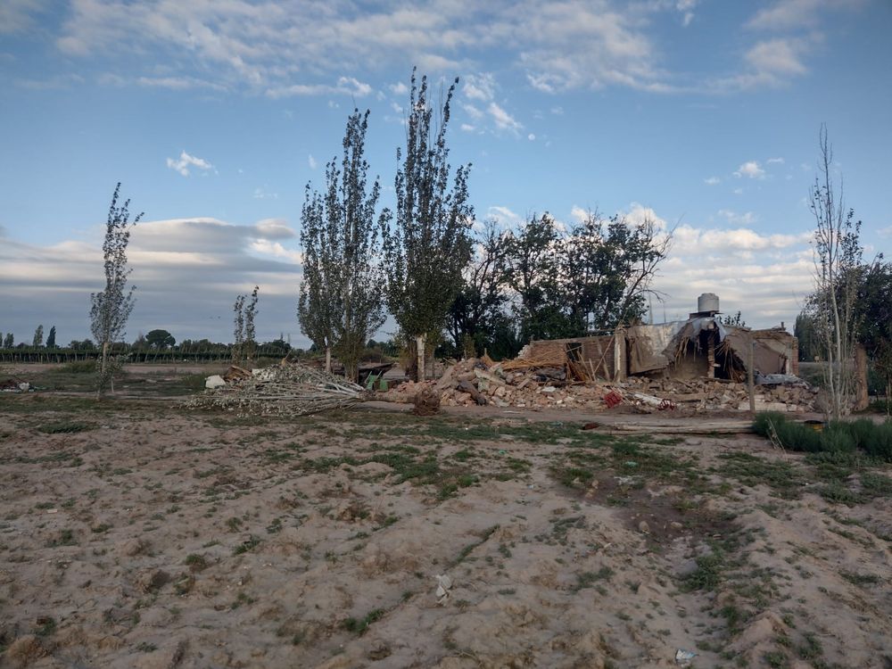 Se destrabó el conflicto por la doble vía: expropiaron y demolieron la casa de Carril Centro. (Enrique Pfaab - Los Andes)