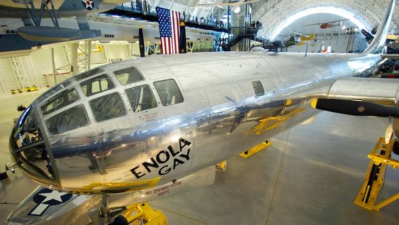 La increíble historia del vuelo secreto del “Enola Gay”, el avión desde donde arrojaron la bomba a Hiroshima
