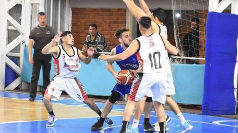 Por la primera fecha del certamen Clausura 2022 de la Superliga de Mendoza, San Carlos superó a Atenas por 77-72. / Gentileza: Prensa FBPM.