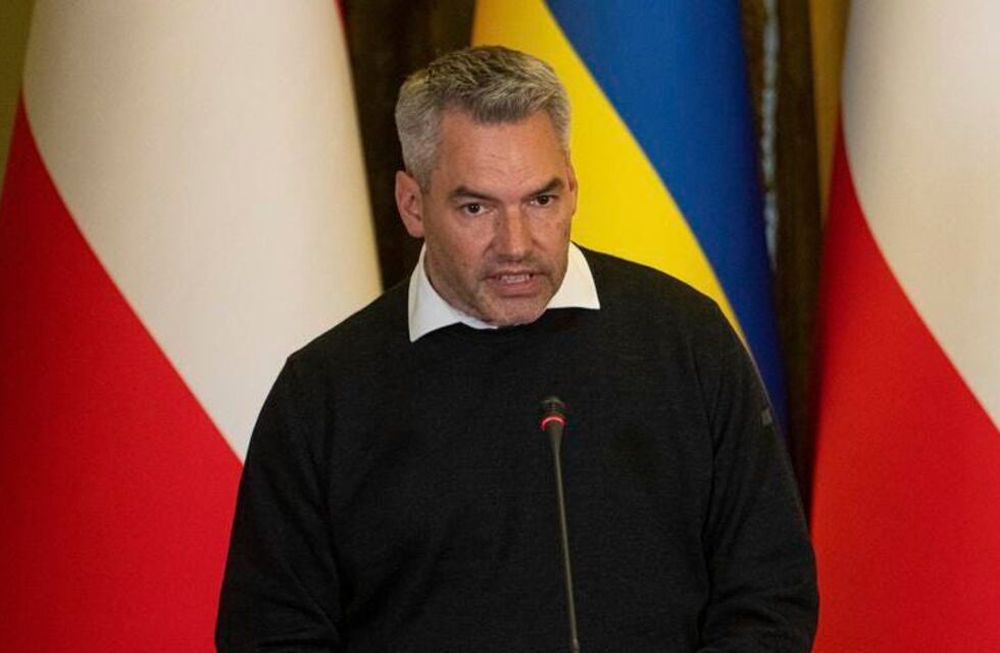 El primer ministro austríaco, Karl Nehammer, se reunió con Vladimir Putin.