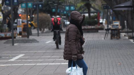 Rige triple alerta amarilla en Mendoza y sigue el frío: el pronóstico del tiempo para este sábado.