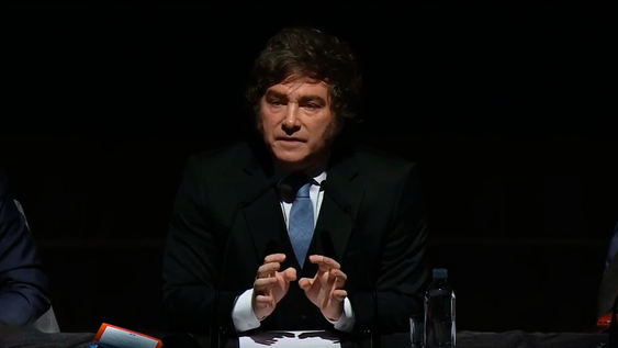 La imagen de Javier Milei divide opiniones, pero pesa la desconfianza por la situación económica.&nbsp;