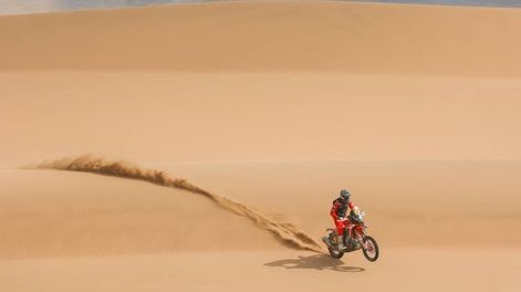 Los Andes | Kevin Benavides llegó tercero en la penúltima etapa y continúa en la primera posición del clasificador general a una fecha del cierre.