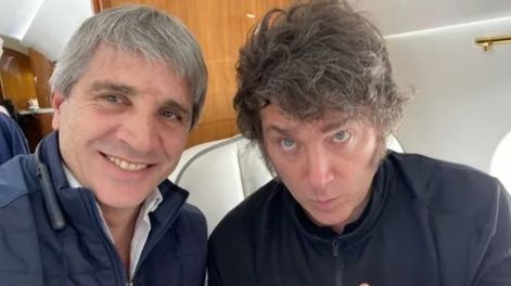 El ministro de Economía, Luis Caputo, junto al presidente Javier Milei. Foto: X / @LuisCaputoAR