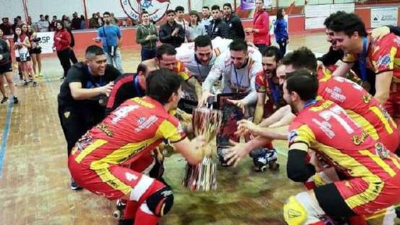El equipo de hockey sobre patines masculino se ha convertido en el emblema de la institución de Villa Nueva: Campeón Panamericano 2019. Imbatible en la provincia. / LOS ANDES