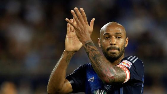 Thierry Henry colgó los botines y se convirtió en asesor de un canal de TV