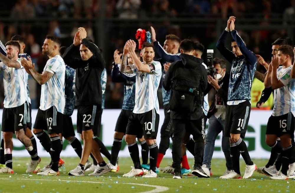 Argentina clasificó al Mundial de Qatar 2022 y muchos argentinos ya están haciendo cuenta para alentar a la Argenitna en vivo y en directo. / Gentileza.
