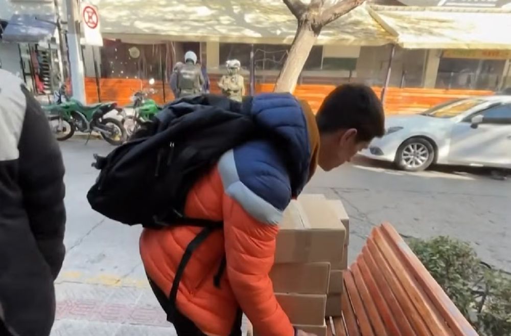Compran cajas: argentinos arrasan en Chile con el álbum y las figuritas ...