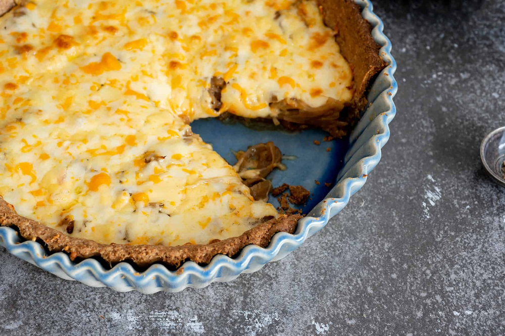Recetas exquisitas: tarta de cebolla caramelizada.