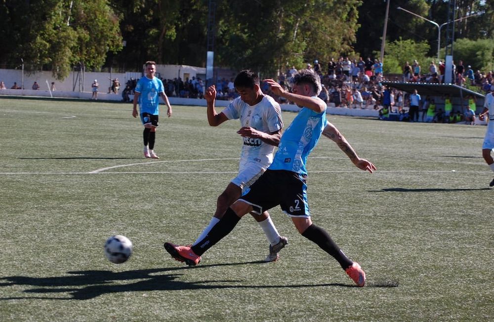 Obligado. Fernando Mesa será titular esta noche en la cancha de Gutiérrez, que promete estar copada de hinchas del Cele. Foto: Emma Rodríguez