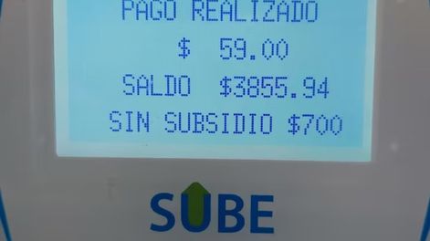 En las validadoras de SUBE ya comenzó a aparecer el mensaje que indica el valor de la totalidad del pasaje. Foto: Gentileza La Nación.