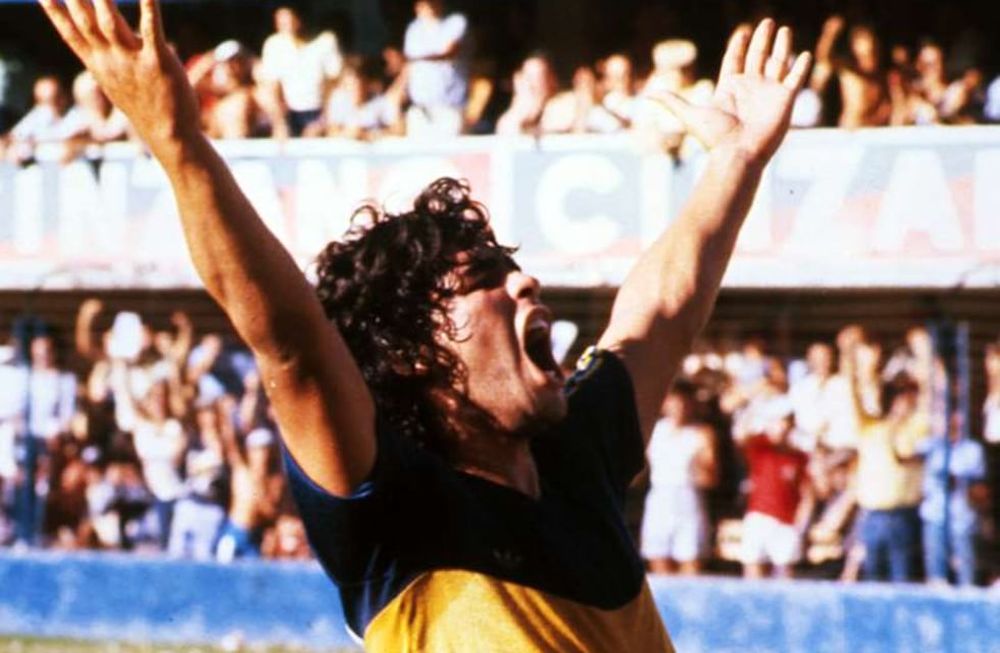 El día que Maradona debutó en Boca oficialmente ante Talleres de Córdoba en la Bombonera. / Gentileza.