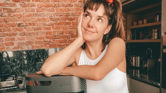 Julierta Nair Calvo llenó de ternura Instagram con postales retro que, primero, se las ¡censuraron!