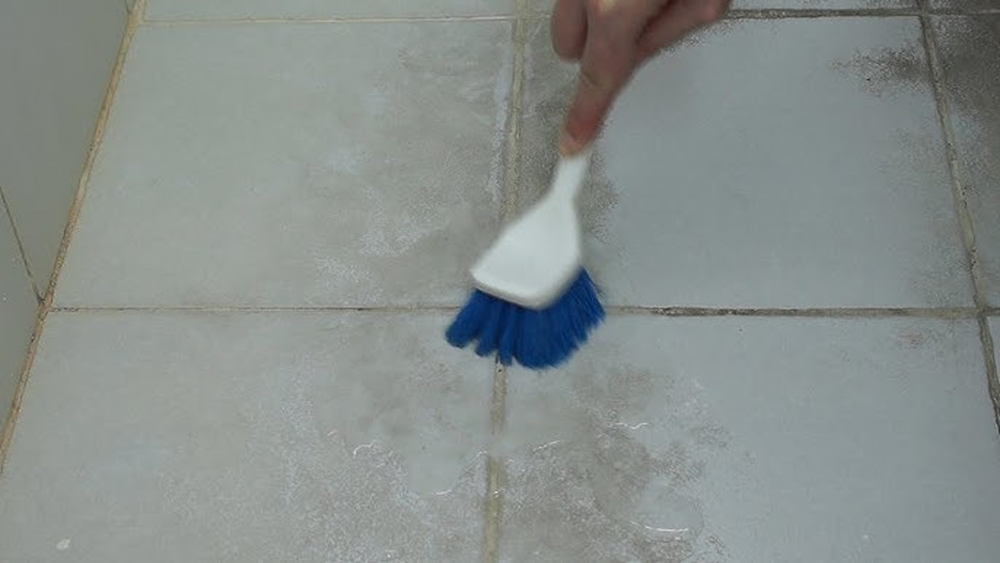 Ako vyčistiť sprchu a určite vytiahnuť zubný kameň a nahromadené mydlo