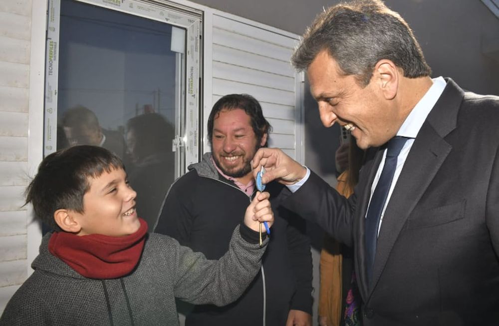 Elecciones 2023: Sergio Massa en Paraná, en la entrega de 500 viviendas a familias. (Prensa Sergio Massa)
