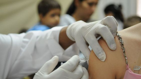 A mediados de 2020, autoridades provinciales estimaban que 46.000 chicos no habían recibido la vacunación obligatoria en los colegios. Foto: Los Andes