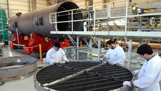 Para paliar la crisis, Impsa apuesta a la energía nuclear.
