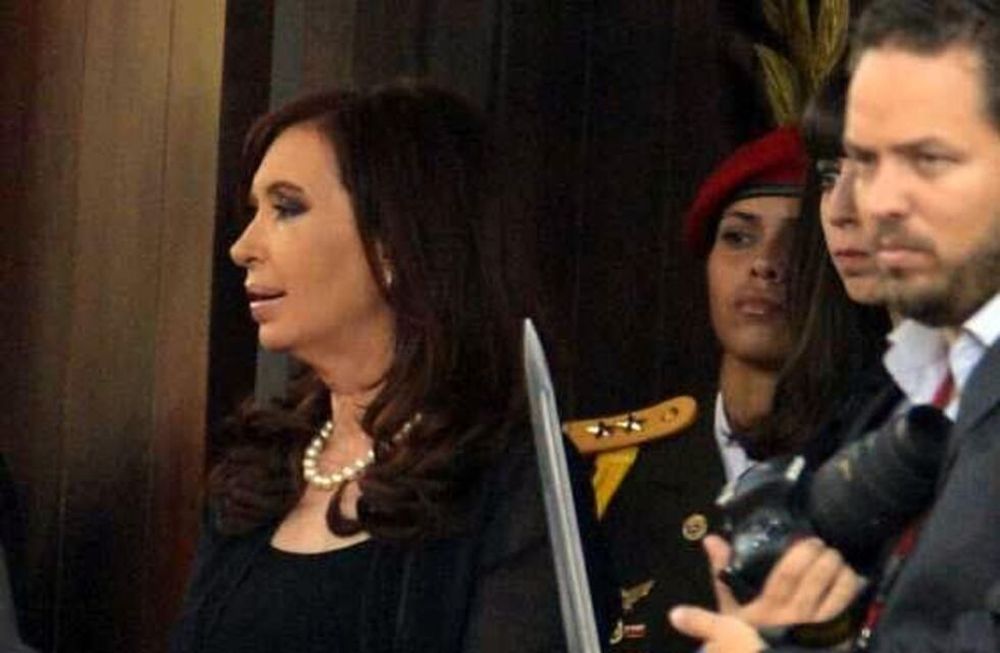 Cristina Kirchner encabeza una numerosa comitiva