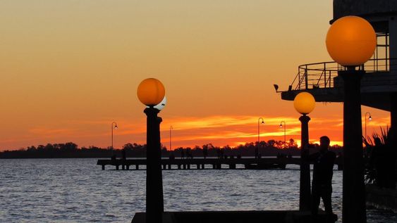 a solo 2 horas de buenos aires, el pueblo con historia, tranquilidad y atardeceres unicos