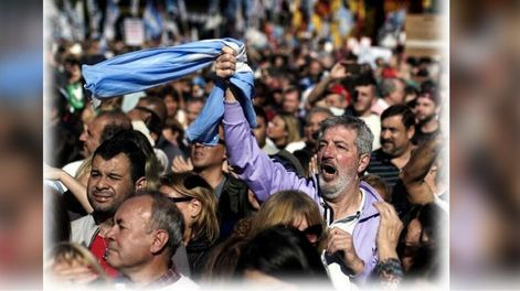 Luego del Congreso sigue la calle - Por Edgardo R. Moreno