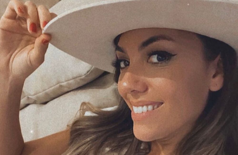 La ducha sensual y a cielo abierto que tomó Floppy Tesouro