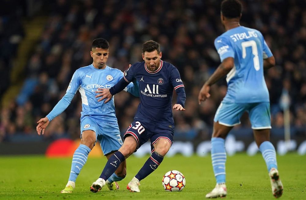 Lionel Messi, con PSG, visitando a Manchester City por la Champions League. (AP)