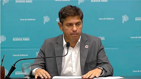 El gobernador bonaerense, Axel Kicillof, en conferencia de prensa, atribuyó hoy el pedido del presidente Javier Milei de intervención de la provincia de Buenos Aires a un intento de tapar el escándalo de estafas con criptomonedas.&nbsp;