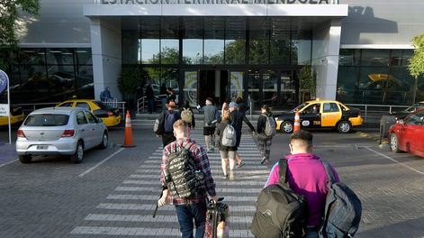 El Gobierno reglamentó la desregulación del transporte de media y larga distanciaFoto: Orlando Pelichotti